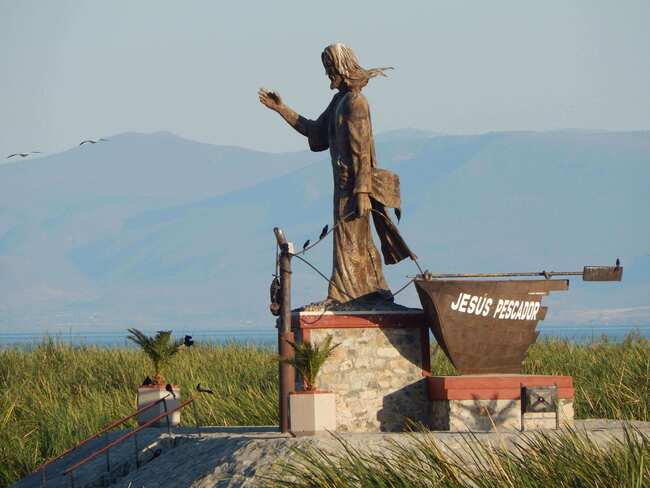 Estatua cerca del lago de Chapala